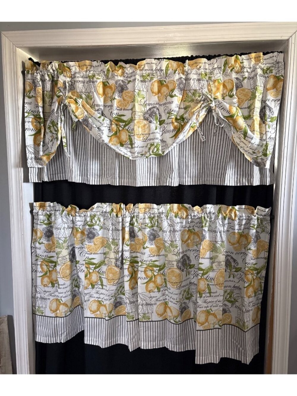 JC Penny Lemon-Print Kitchen Curtain Set 60" W Valance Tier Panels